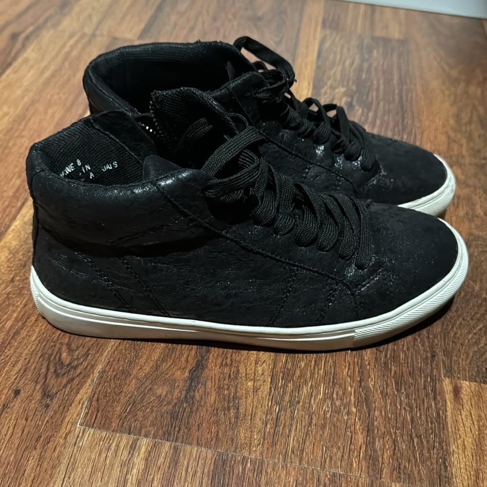 Sneakers - Picture 2 of 3